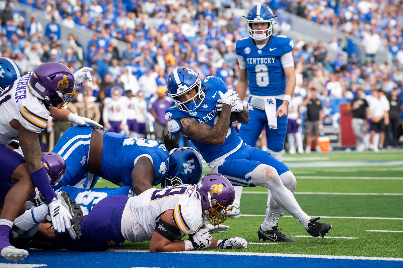 McGowan's three touchdowns power Kentucky to win | iNFOnews.ca McGowan's three touchdowns power Kentucky to win | iNFOnews.ca
