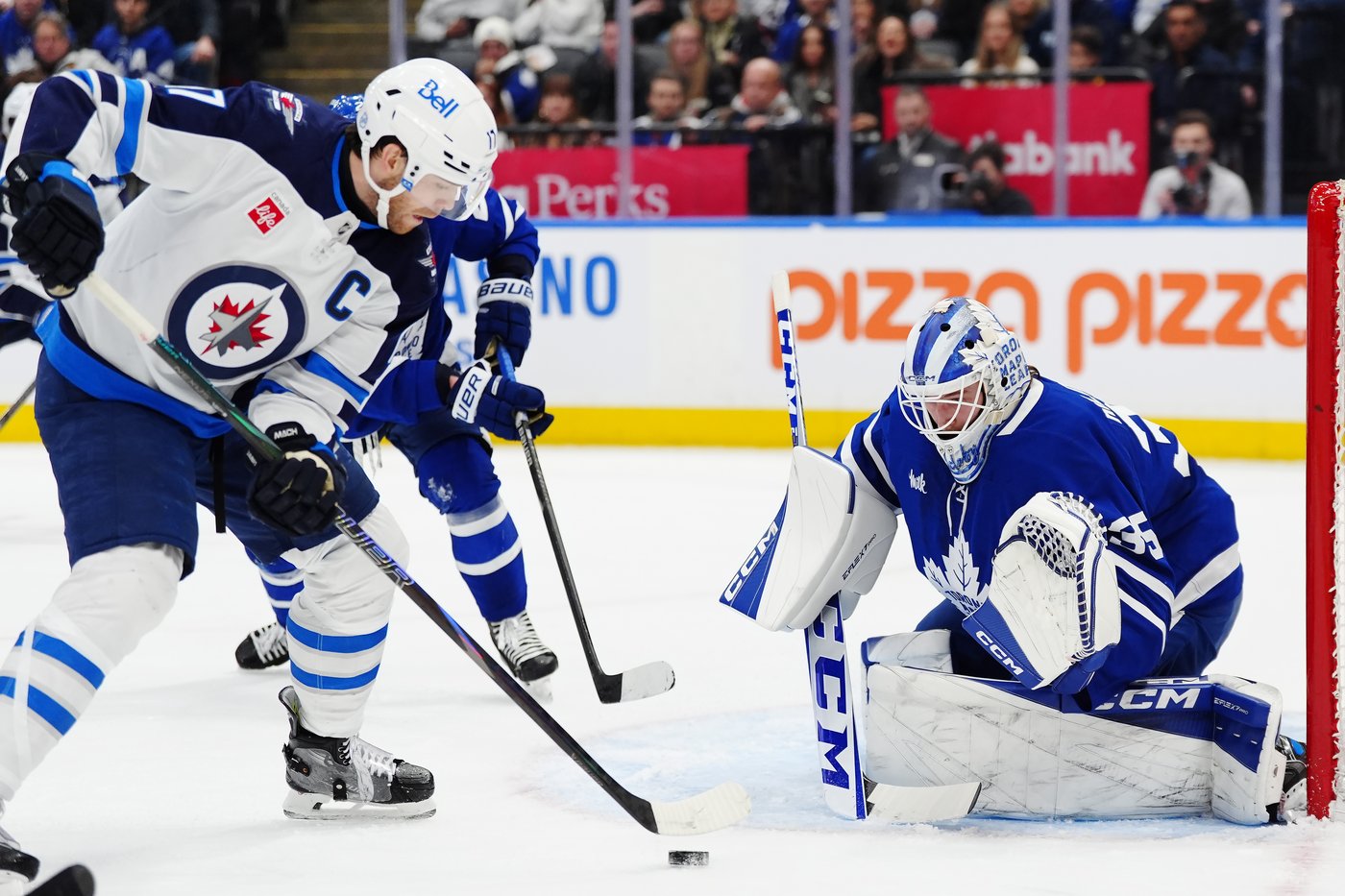 Matthews's hat trick, game-winner leads Maple Leafs to 6-5 comeback win over Jets | iNFOnews.ca