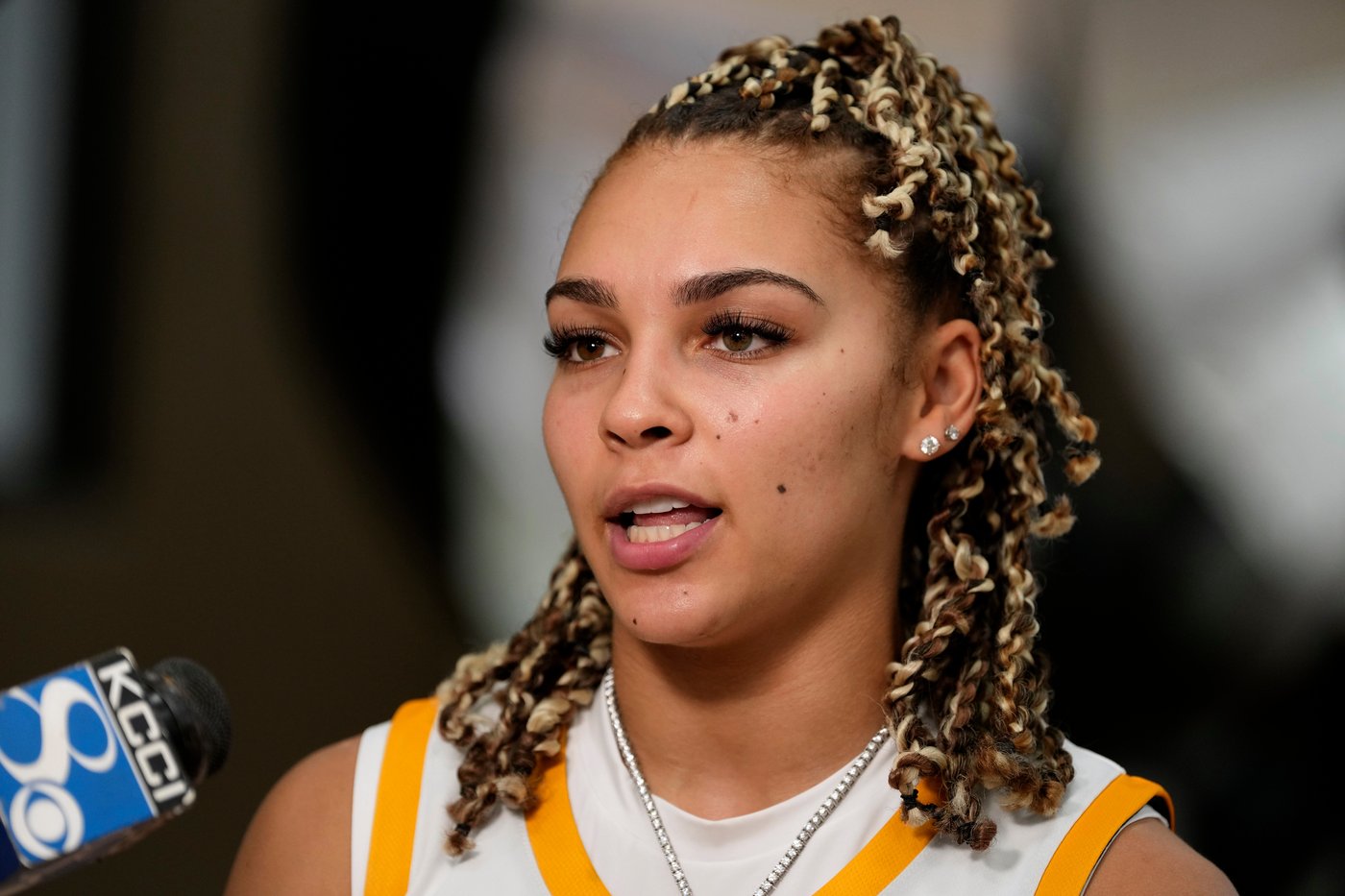 Influencer-point guard Jada Williams brings million-plus followers along with her to No. 14 Iowa St | iNFOnews.ca