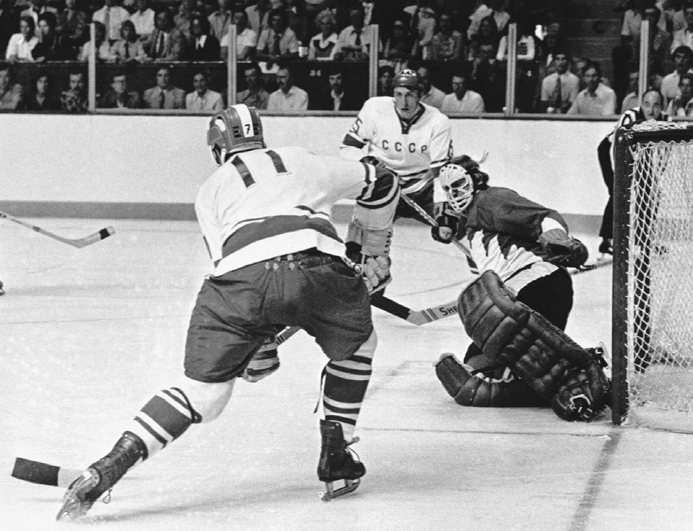 Photo Gallery: Hall of Fame goaltender Ken Dryden dies at 78 | iNFOnews.ca