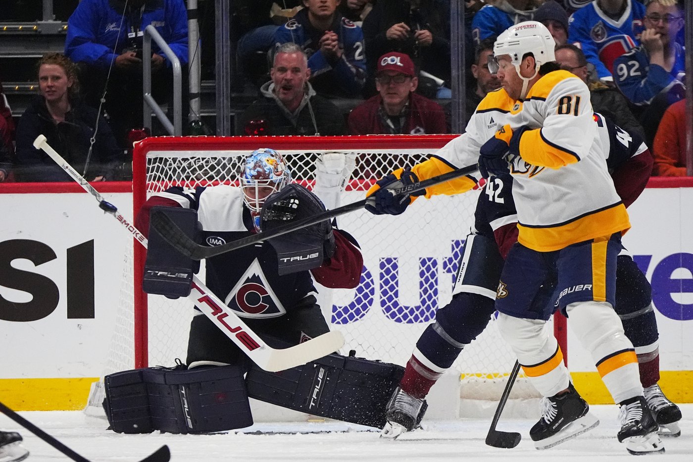 MacKinnon has goal and assist as Avalanche beat Predators 4-2 for 11th straight home win | iNFOnews.ca MacKinnon has goal and assist as Avalanche beat Predators 4-2 for 11th straight home win | iNFOnews.ca