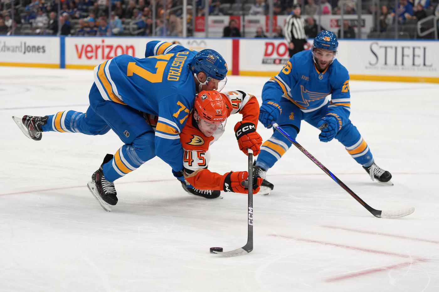 Blues say Walker is out long term and trade Alexandrov to the Kings for Thomas | iNFOnews.ca