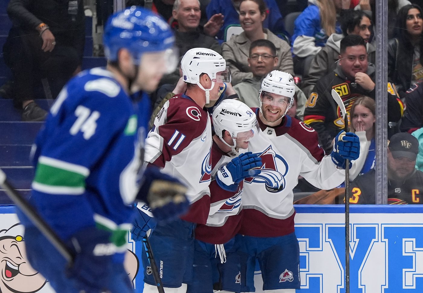 MacKinnon nets 5 points as Avalanche beat Canucks 5-4 in overtime | iNFOnews.ca