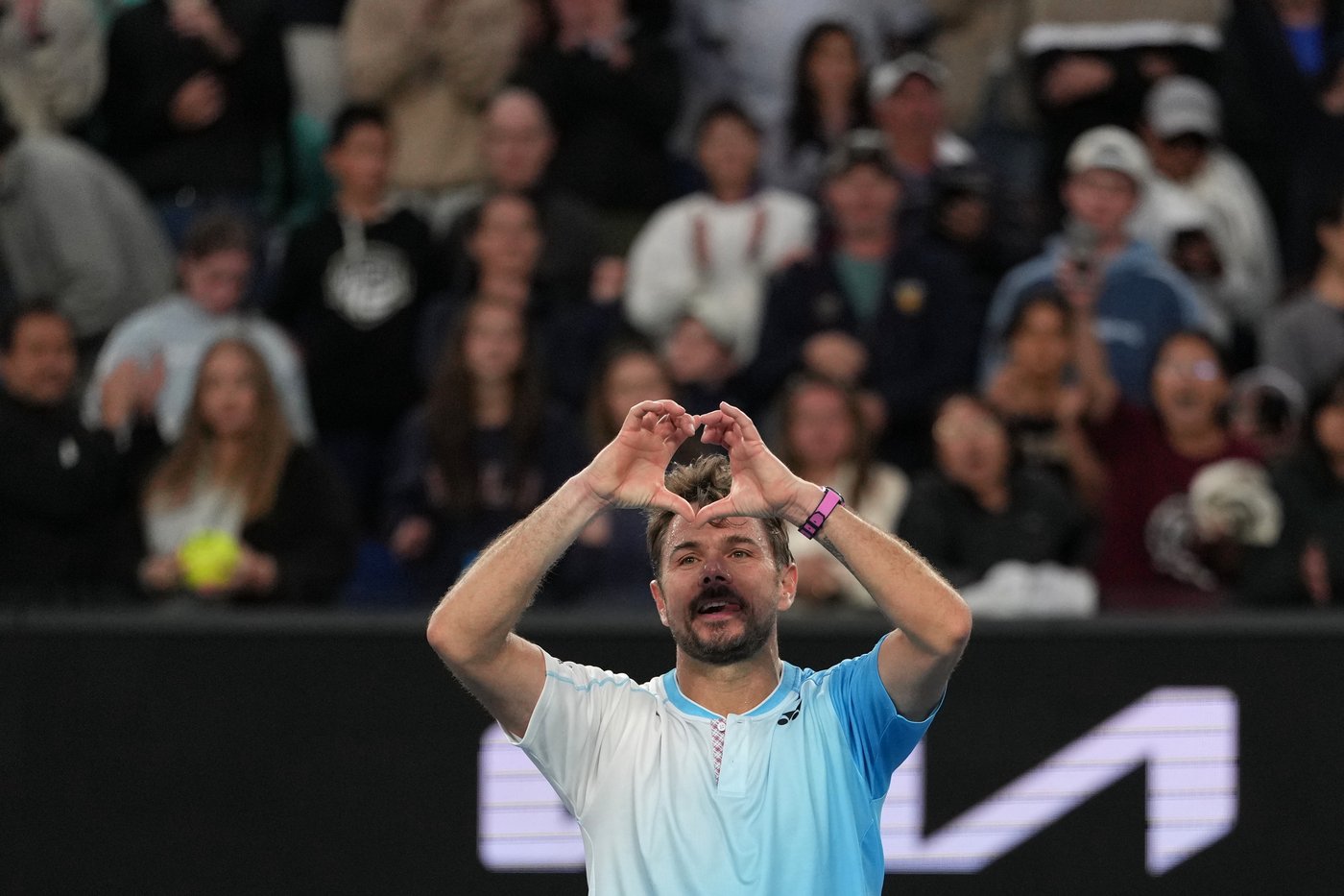 Wawrinka, 40, makes Grand Slam history by reaching the third round in Australia | iNFOnews.ca