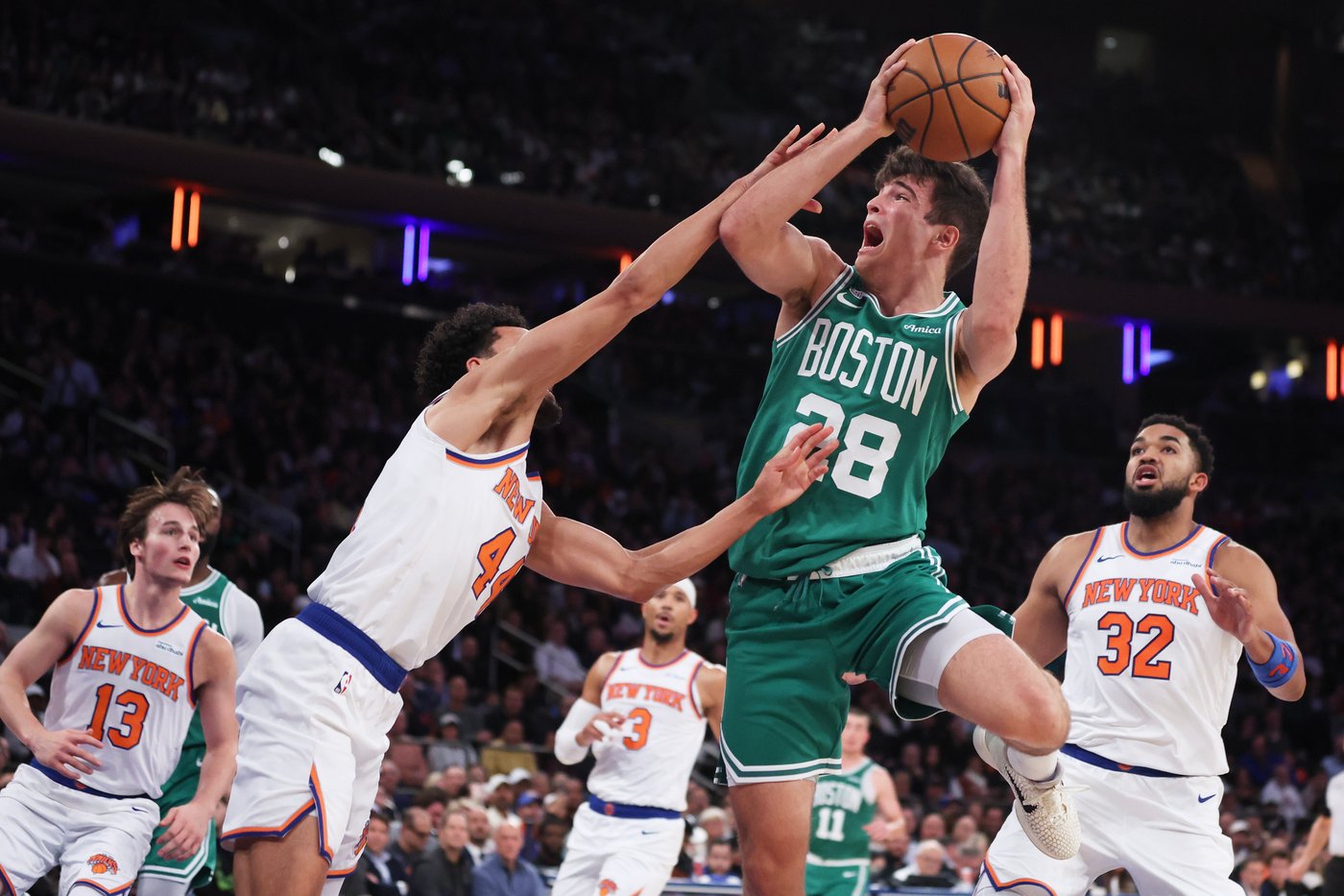 Josh Hart has 14 rebounds in 19 minutes in his season debut for Knicks after preseason back injury | iNFOnews.ca Josh Hart has 14 rebounds in 19 minutes in his season debut for Knicks after preseason back injury | iNFOnews.ca