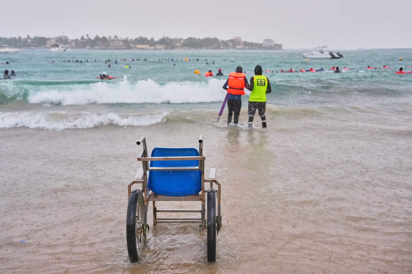 Photos show aquagym classes in Senegal helping people with reduced mobility | iNFOnews.ca