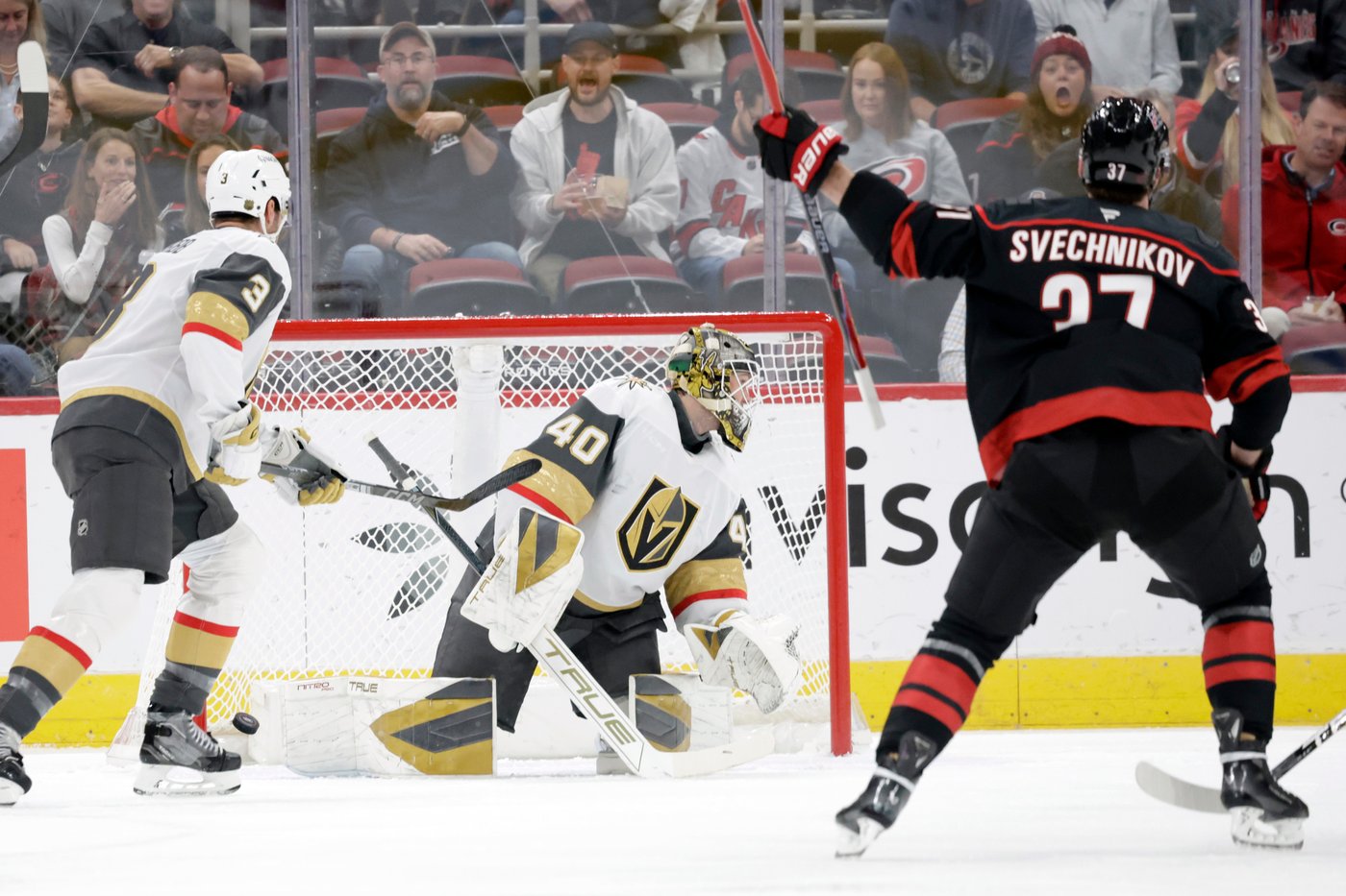 Eichel's 2 late goals help Vegas Golden Knights beat Carolina Hurricanes 6-3 | iNFOnews.ca Eichel's 2 late goals help Vegas Golden Knights beat Carolina Hurricanes 6-3 | iNFOnews.ca