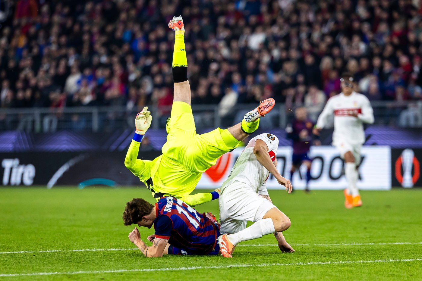 Roma misses penalty 3 times in Europa League and Celtic denied by 'baffling' VAR decision | iNFOnews.ca