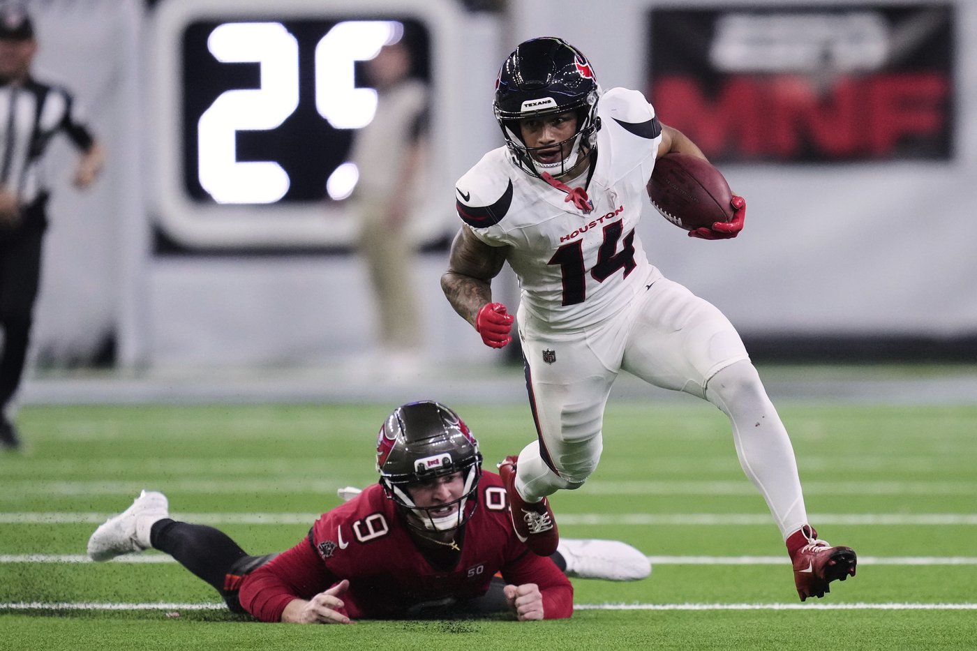 Texans fail to convert red-zone chances in loss to Bucs that drops them to 2-0 | iNFOnews.ca