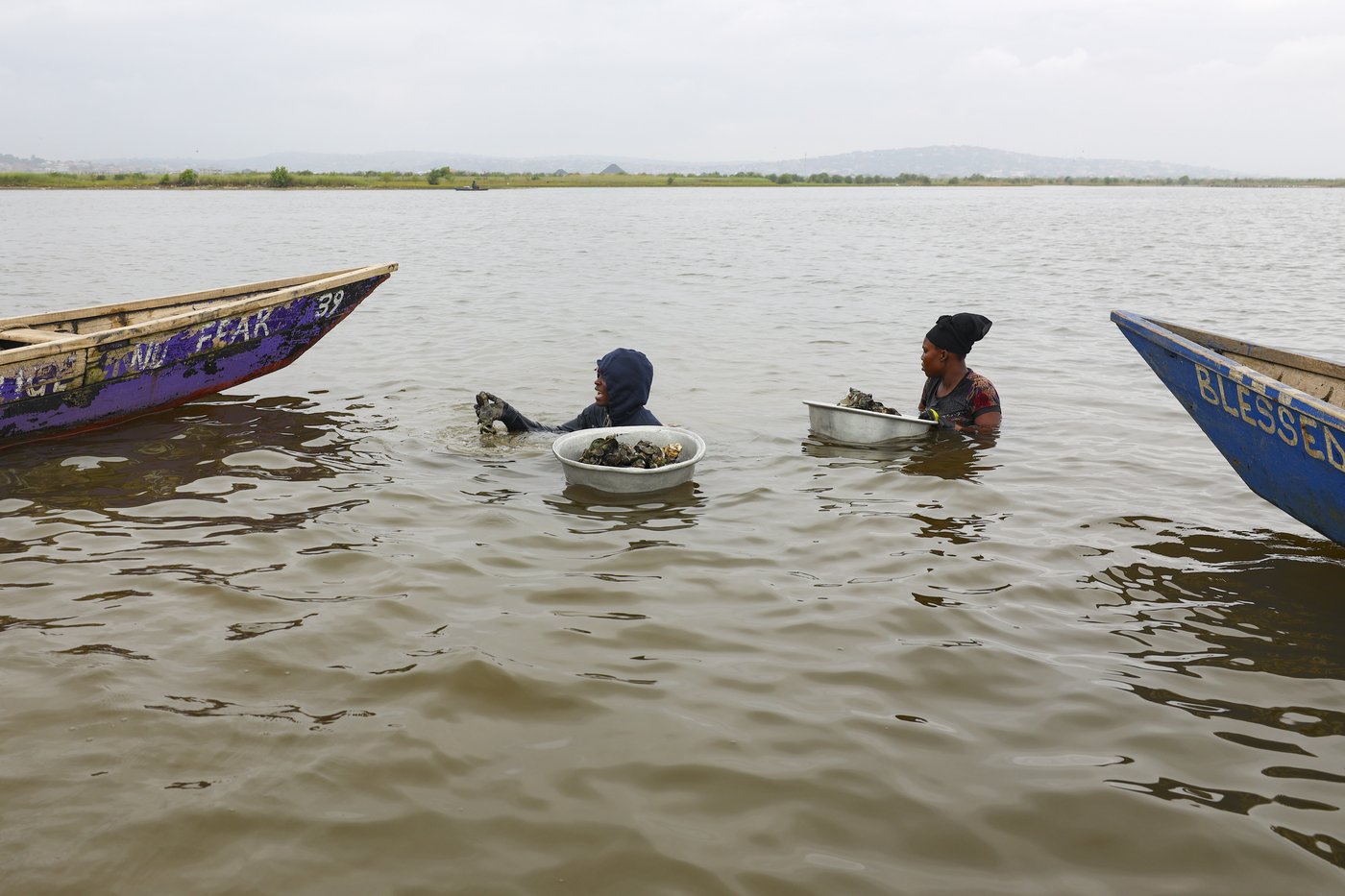 Photos show Ghana's female oyster farmers sustaining a generational practice | iNFOnews.ca