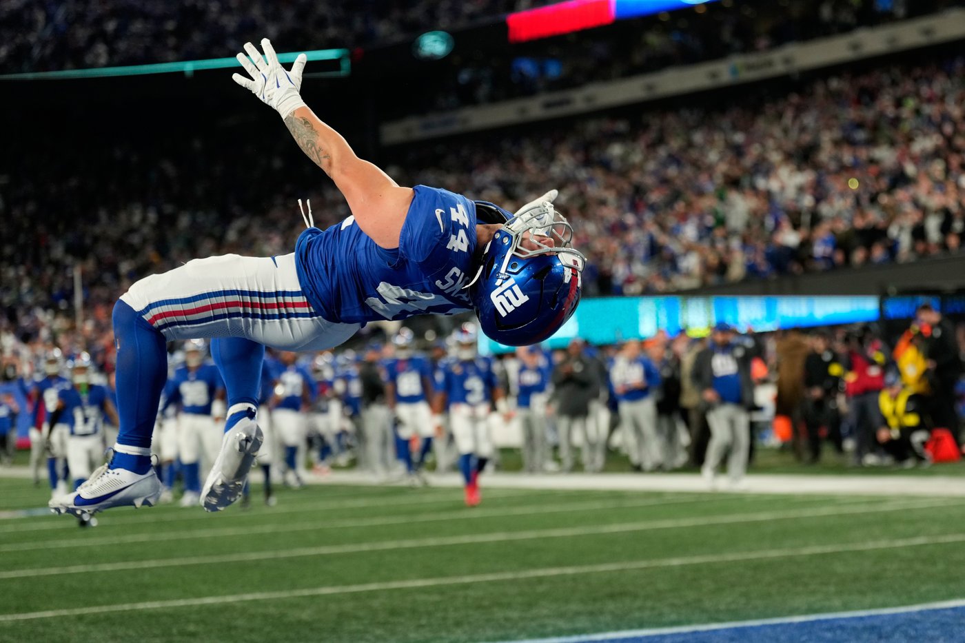 Cam Skattebo runs for 3 TDs and Jaxson Dart shines as the Giants beat the Eagles 34-17 | iNFOnews.ca Cam Skattebo runs for 3 TDs and Jaxson Dart shines as the Giants beat the Eagles 34-17 | iNFOnews.ca