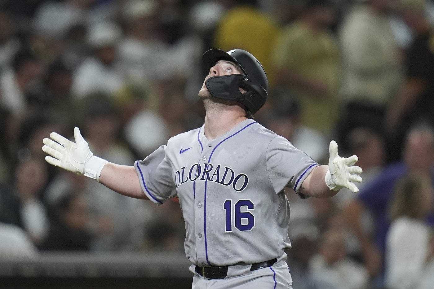 Rookie Crim homers for his 1st MLB hit as the Rockies beat the Padres 4-2 | iNFOnews.ca