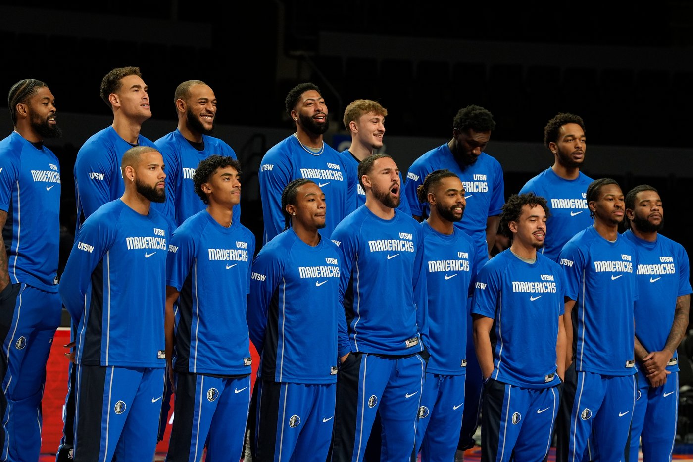 Anthony Davis out for Mavericks' game in Mexico City with leg injury | iNFOnews.ca