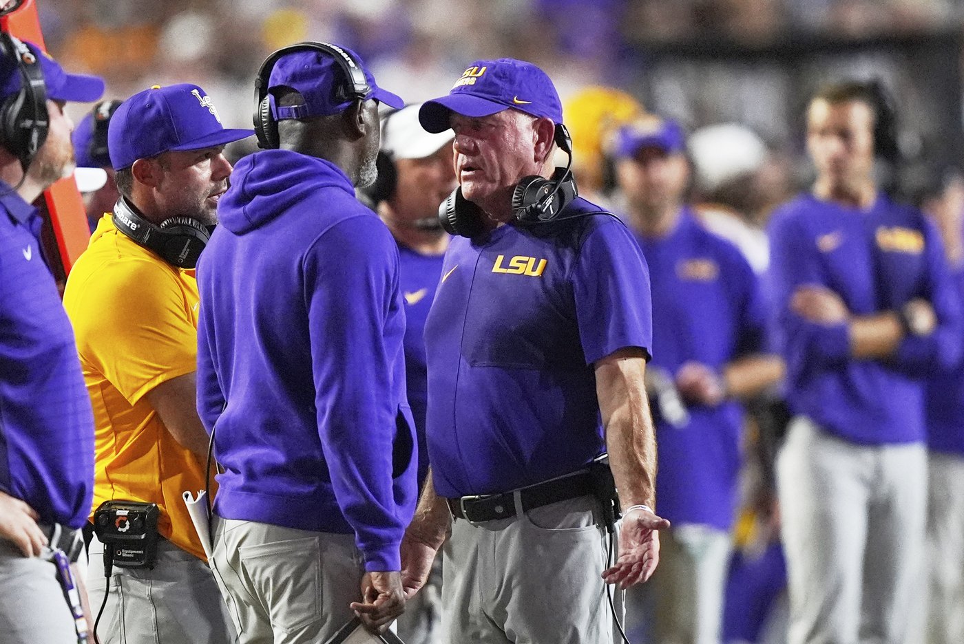 LSU center Braelin Moore and tight end Trey'Dez Green are questionable vs. Florida | iNFOnews.ca LSU center Braelin Moore and tight end Trey'Dez Green are questionable vs. Florida | iNFOnews.ca