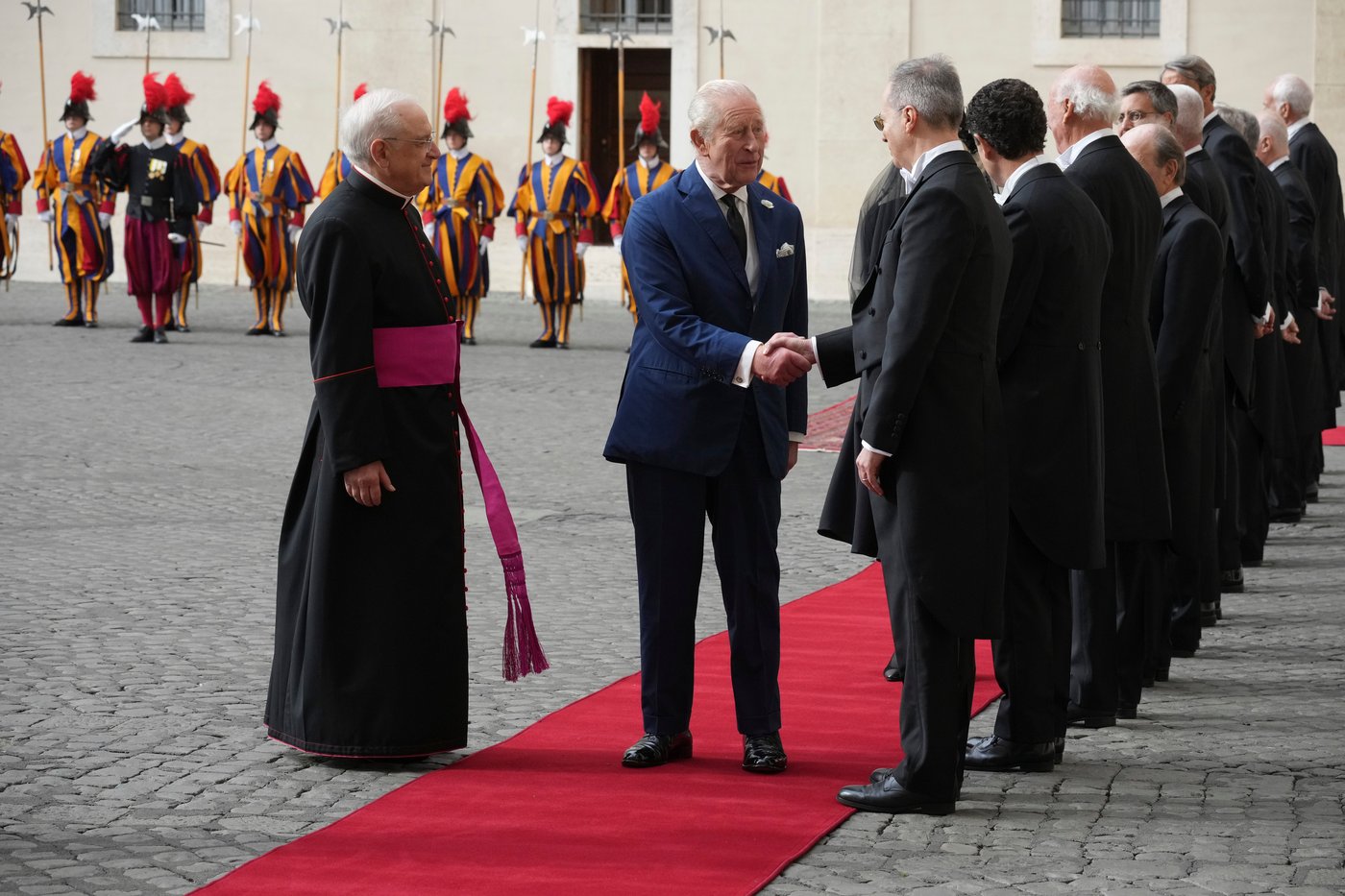 Photos of King Charles III and Queen Camilla visiting the Vatican to pray with Pope Leo XIV | iNFOnews.ca