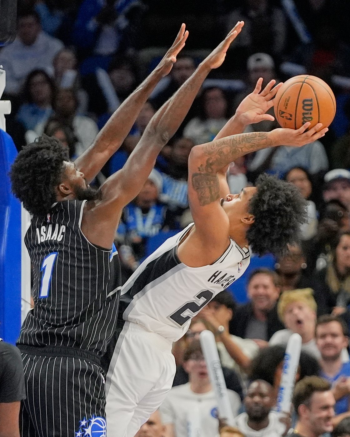 Kornet blocks Wagner's last-second layup as Spurs hold off Magic, 114-112 | iNFOnews.ca