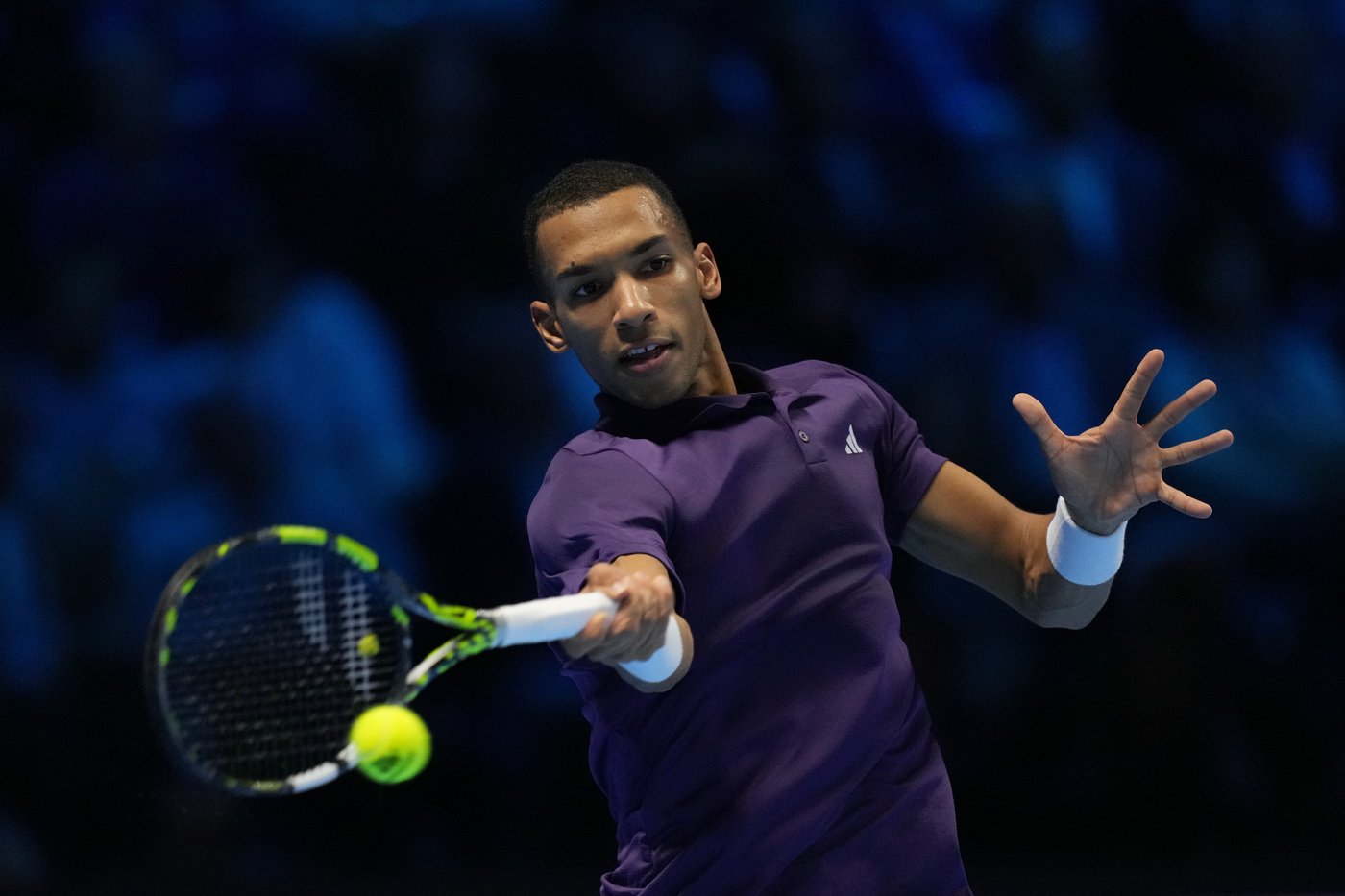 Resilient Auger-Aliassime comes back from the brink in ATP Finals win over Shelton | iNFOnews.ca Resilient Auger-Aliassime comes back from the brink in ATP Finals win over Shelton | iNFOnews.ca