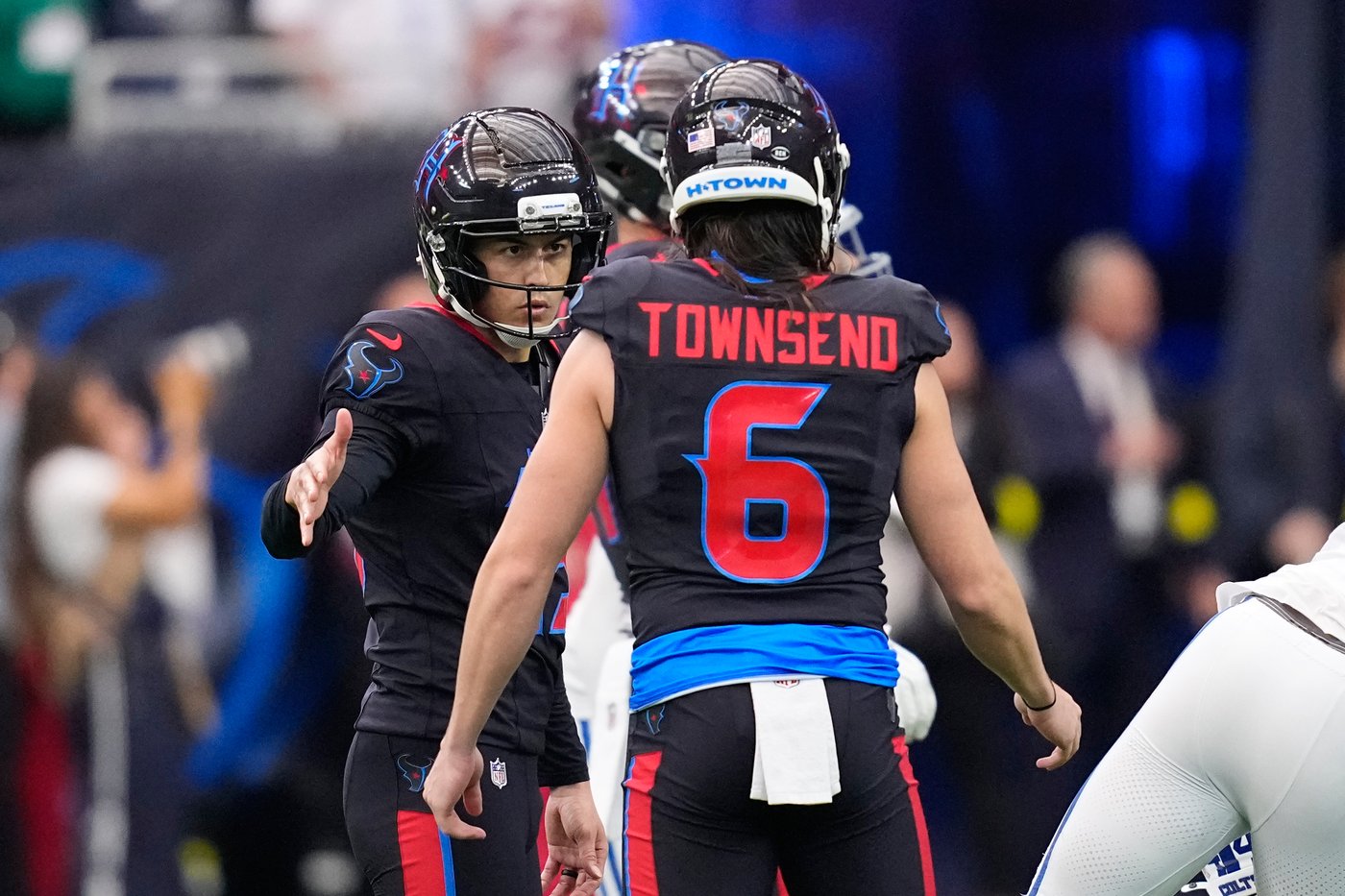 Texans win 38-30 over Colts, clinch No. 5 seed in AFC playoffs | iNFOnews.ca