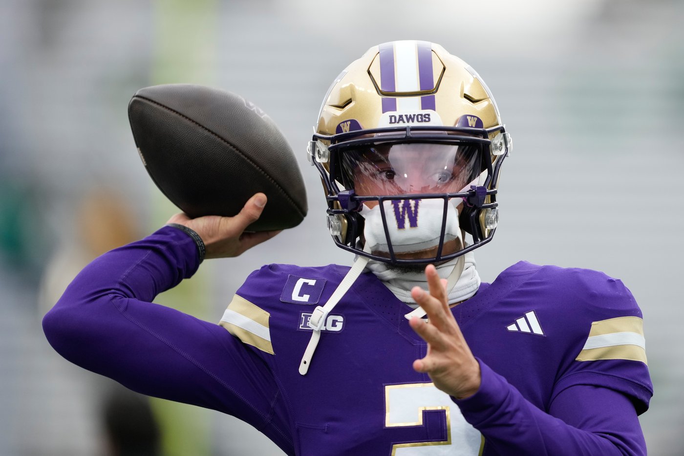 Washington coach Jedd Fisch downplays fallout over QB Demond Williams Jr.'s return to Huskies | iNFOnews.ca