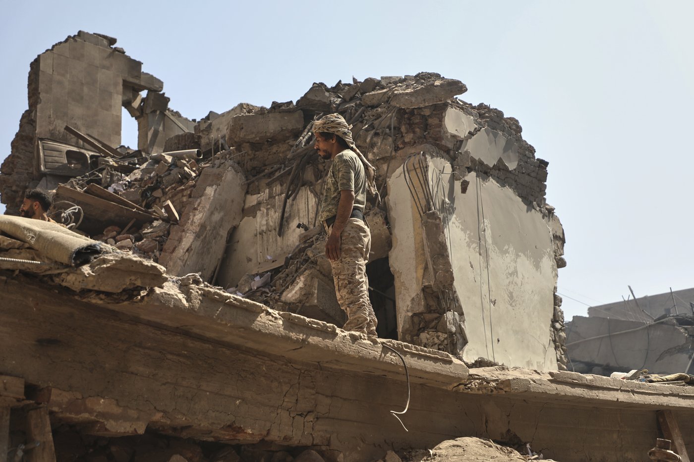 Israeli strikes on Yemen's Houthi rebels damage residential homes, forcing families to live in ruins | iNFOnews.ca