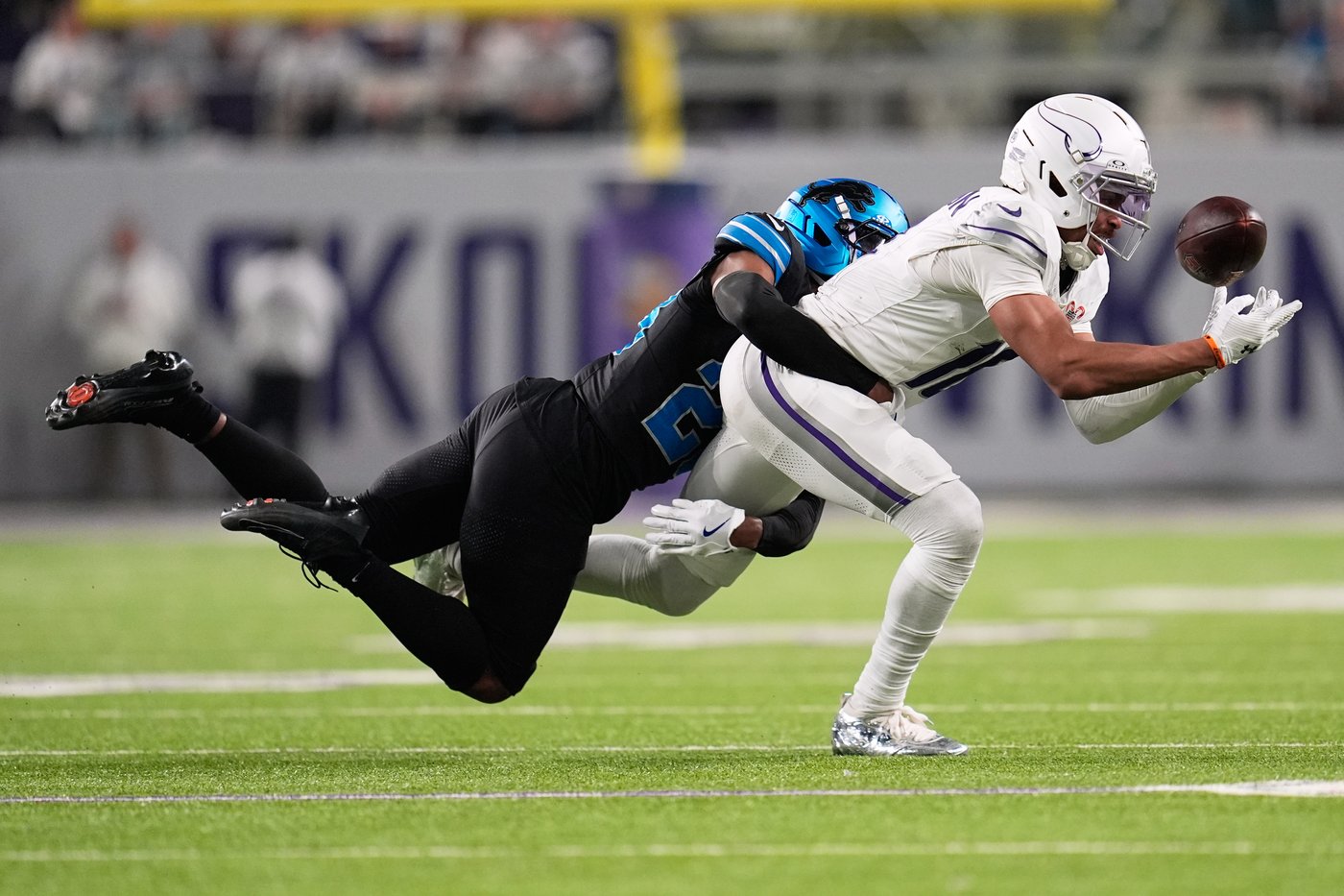 Williams closes in on team passing record, 4,000-yard mark as Bears try to lock in No. 2 seed | iNFOnews.ca