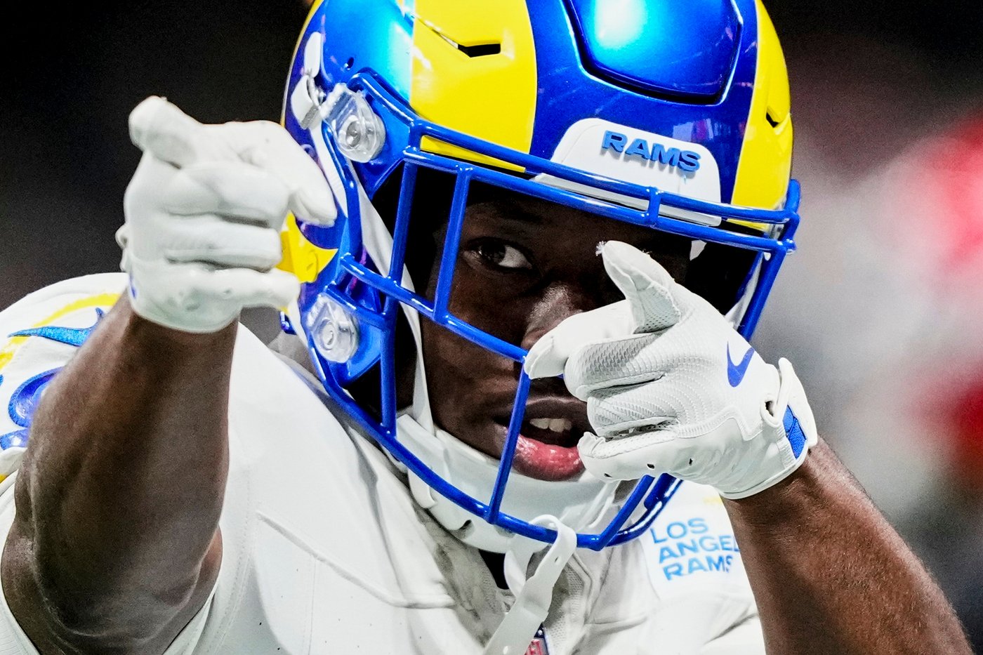 Robinson runs for 195 yards as Falcons recover to upset Rams 27-24 on 51-yard field goal by Gonzalez | iNFOnews.ca