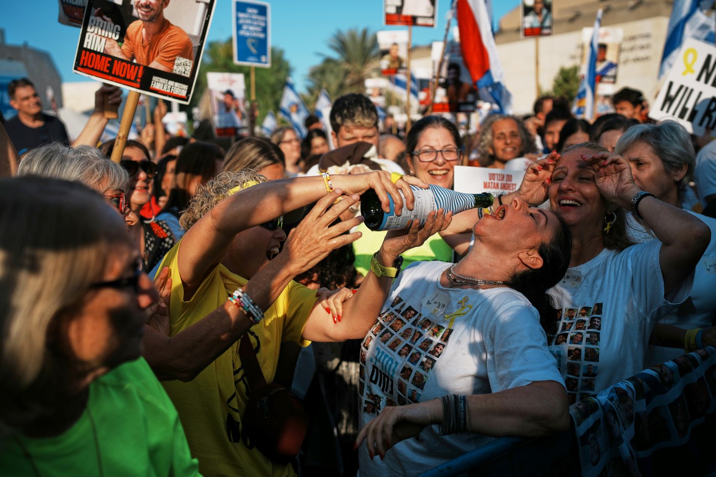 Israelis celebrate the return of hostages after ceasefire in Gaza, in photos | iNFOnews.ca