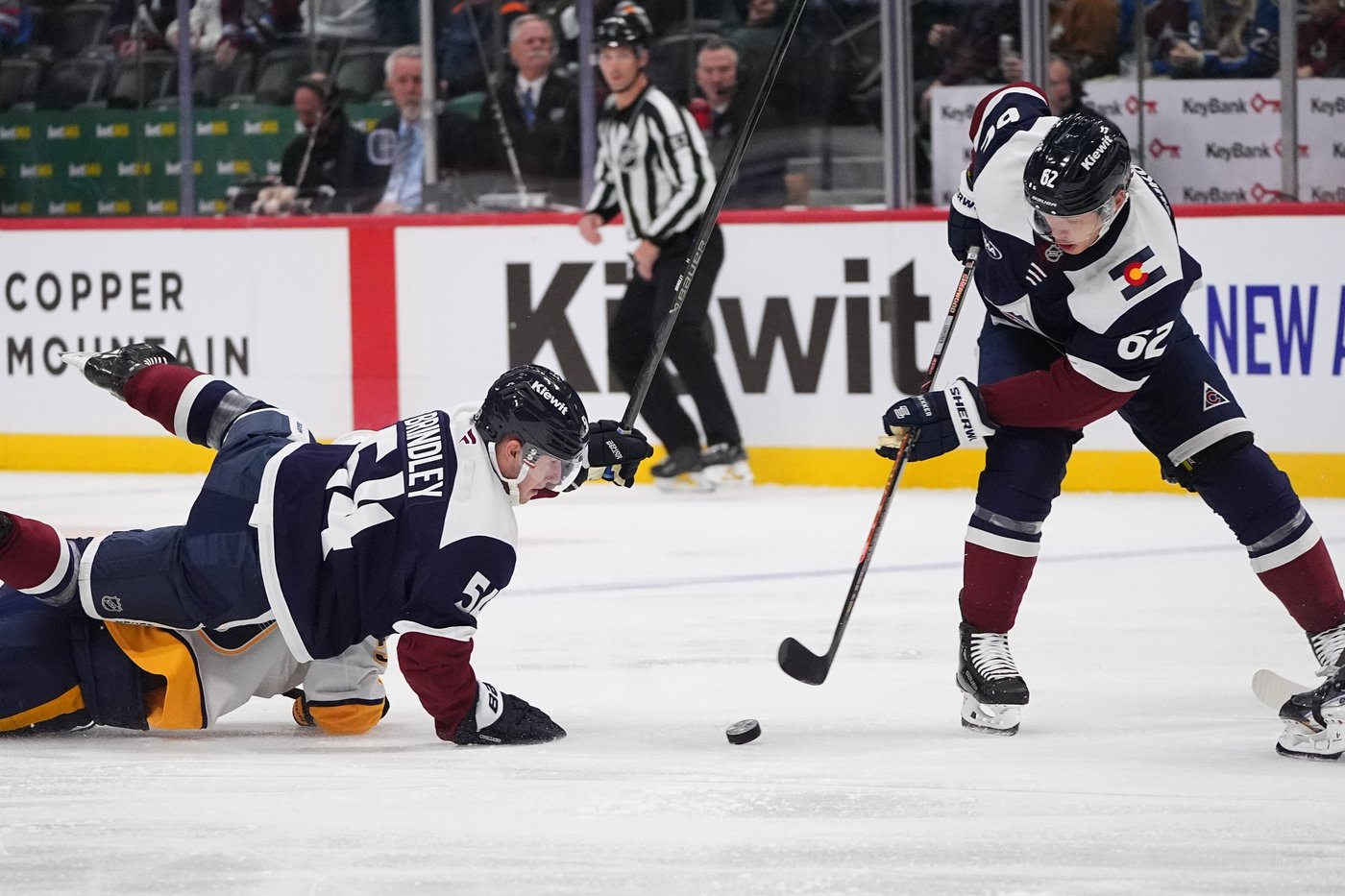 MacKinnon has goal and assist as Avalanche beat Predators 4-2 for 11th straight home win | iNFOnews.ca MacKinnon has goal and assist as Avalanche beat Predators 4-2 for 11th straight home win | iNFOnews.ca