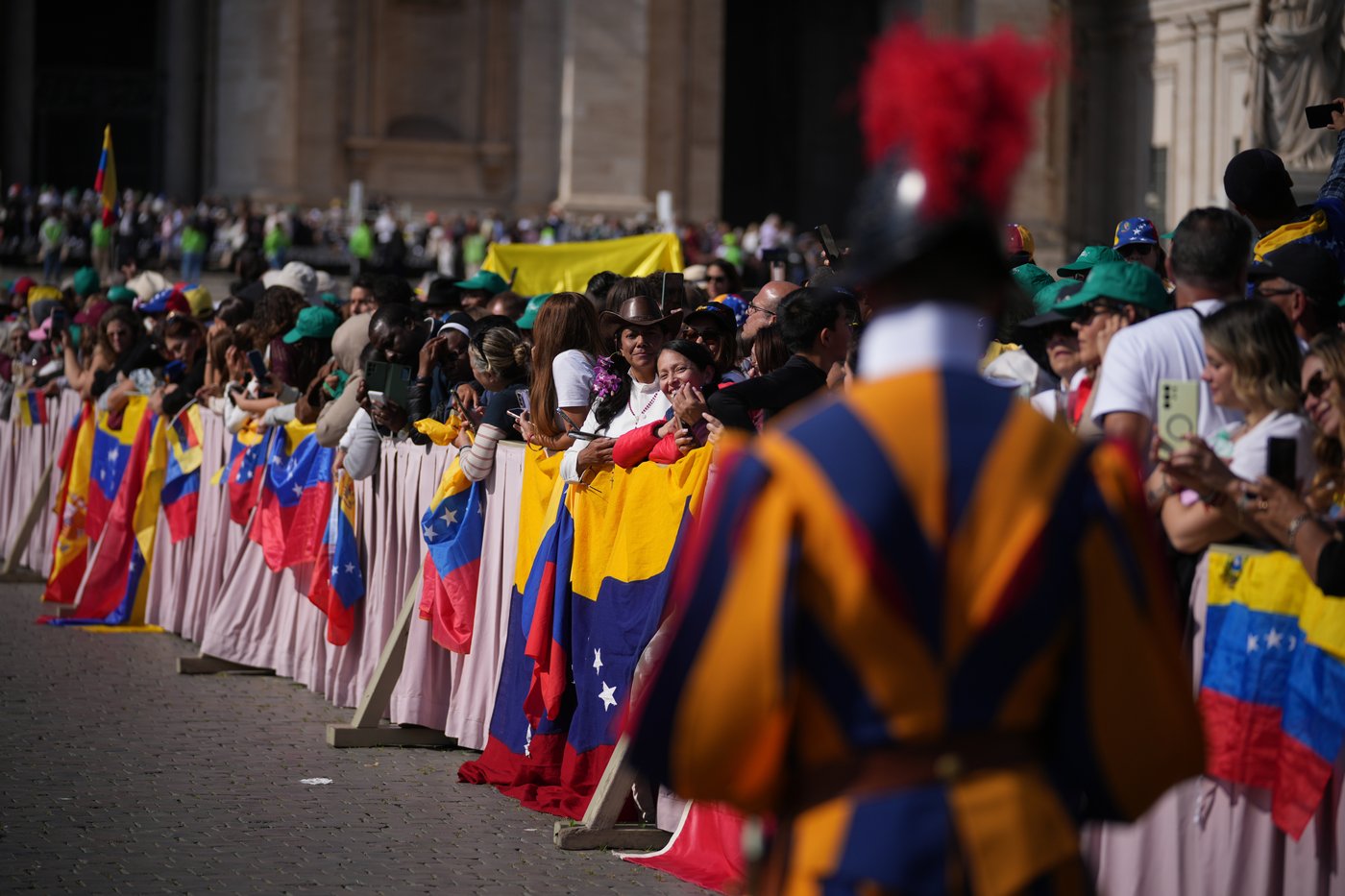 Pope gives Venezuela reason to celebrate by canonizing its beloved 'doctor of the poor' as 1st saint | iNFOnews.ca Pope gives Venezuela reason to celebrate by canonizing its beloved 'doctor of the poor' as 1st saint | iNFOnews.ca