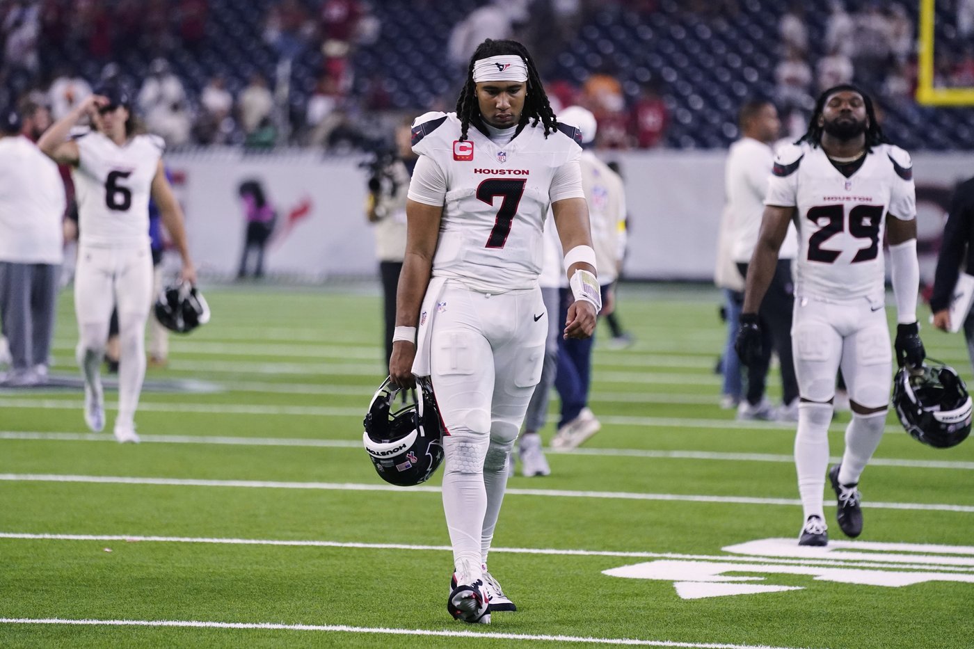 Texans fail to convert red-zone chances in loss to Bucs that drops them to 2-0 | iNFOnews.ca