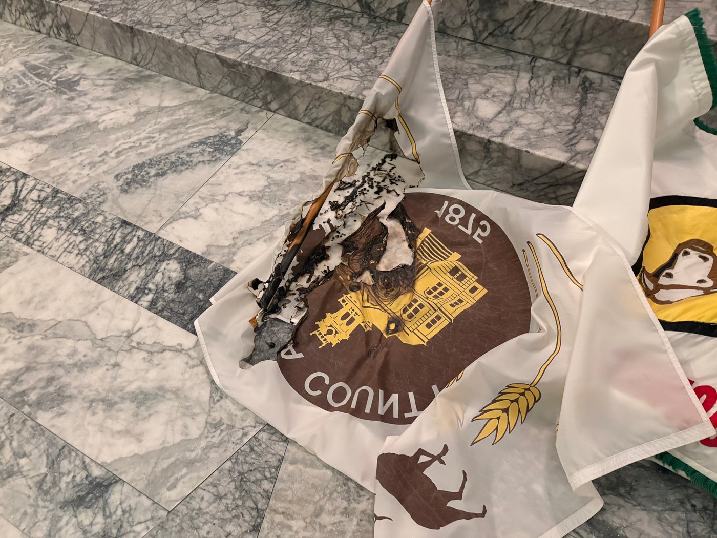 Intruder with mental health issues vandalizes Washington state Capitol | iNFOnews.ca