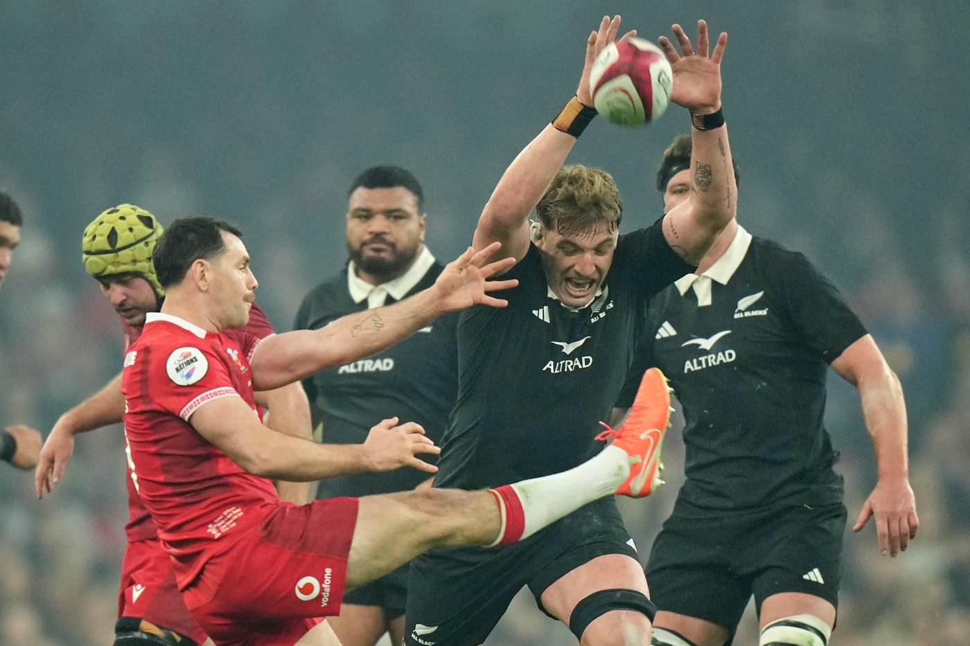 All Blacks extend 72-year winning streak against spirited Wales in seven-try victory | iNFOnews.ca
