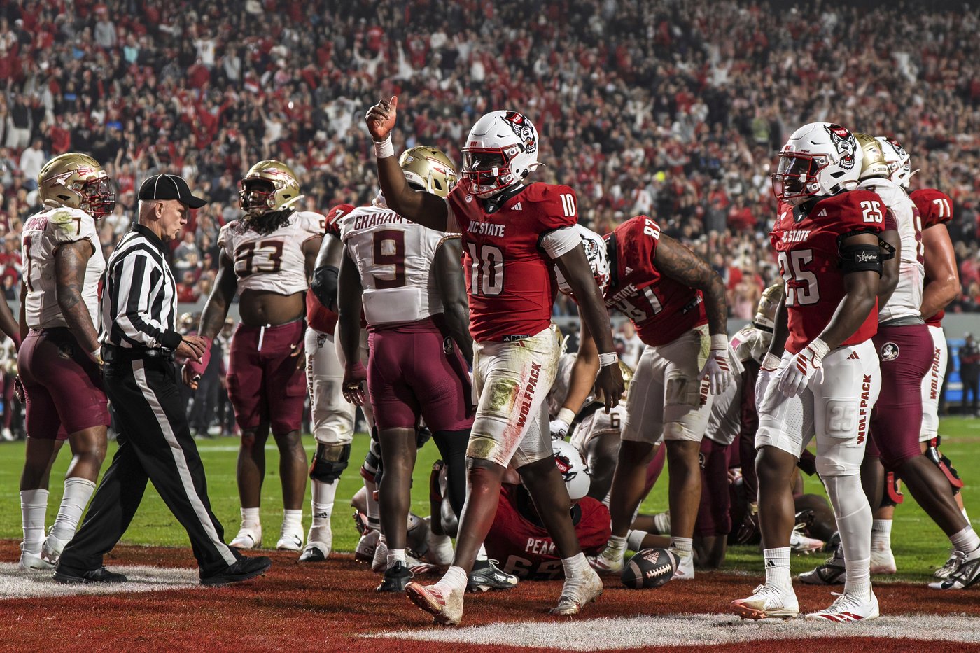 NC State tops Florida State 21-11 behind Joly's TD, 2 late special-teams turnovers by Seminoles | iNFOnews.ca