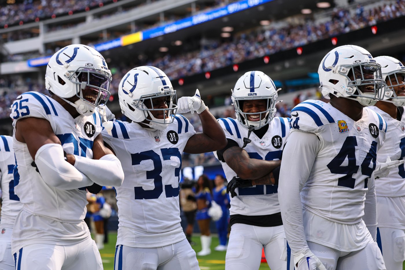 Tutu Atwell makes a late 88-yard TD catch, and Rams rally past Colts 27-20 after Mitchell's fumble | iNFOnews.ca