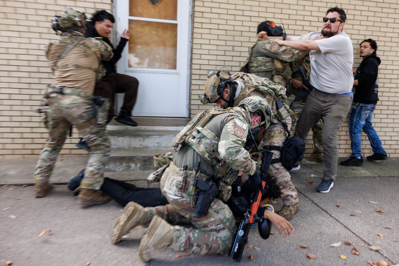 High-speed Border Patrol chase ends in arrest, tear gas used on protesters on Chicago’s South Side | iNFOnews.ca High-speed Border Patrol chase ends in arrest, tear gas used on protesters on Chicago’s South Side | iNFOnews.ca
