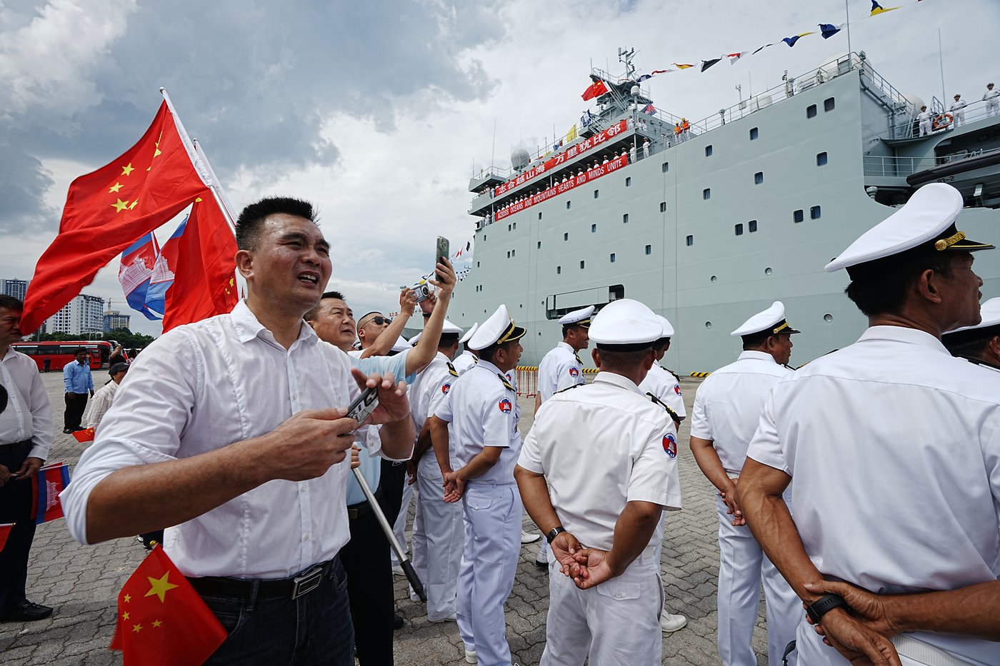 Chinese navy ships make a friendship visit to Cambodia as concerns over military links linger | iNFOnews.ca Chinese navy ships make a friendship visit to Cambodia as concerns over military links linger | iNFOnews.ca