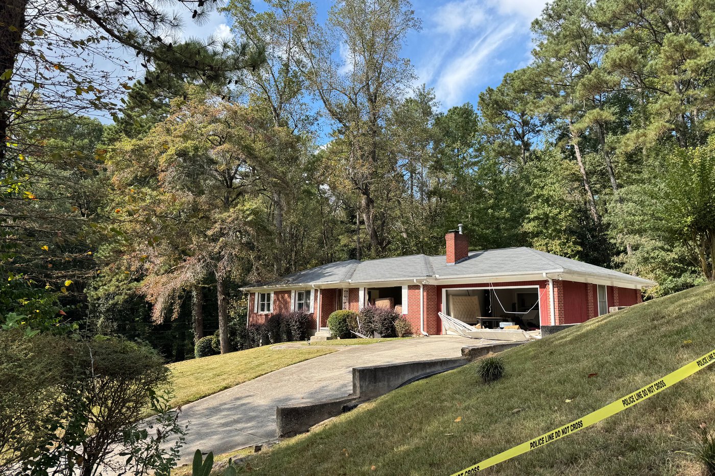 Last of 10 New Orleans jail escapees from May is captured under a house in Atlanta | iNFOnews.ca Last of 10 New Orleans jail escapees from May is captured under a house in Atlanta | iNFOnews.ca