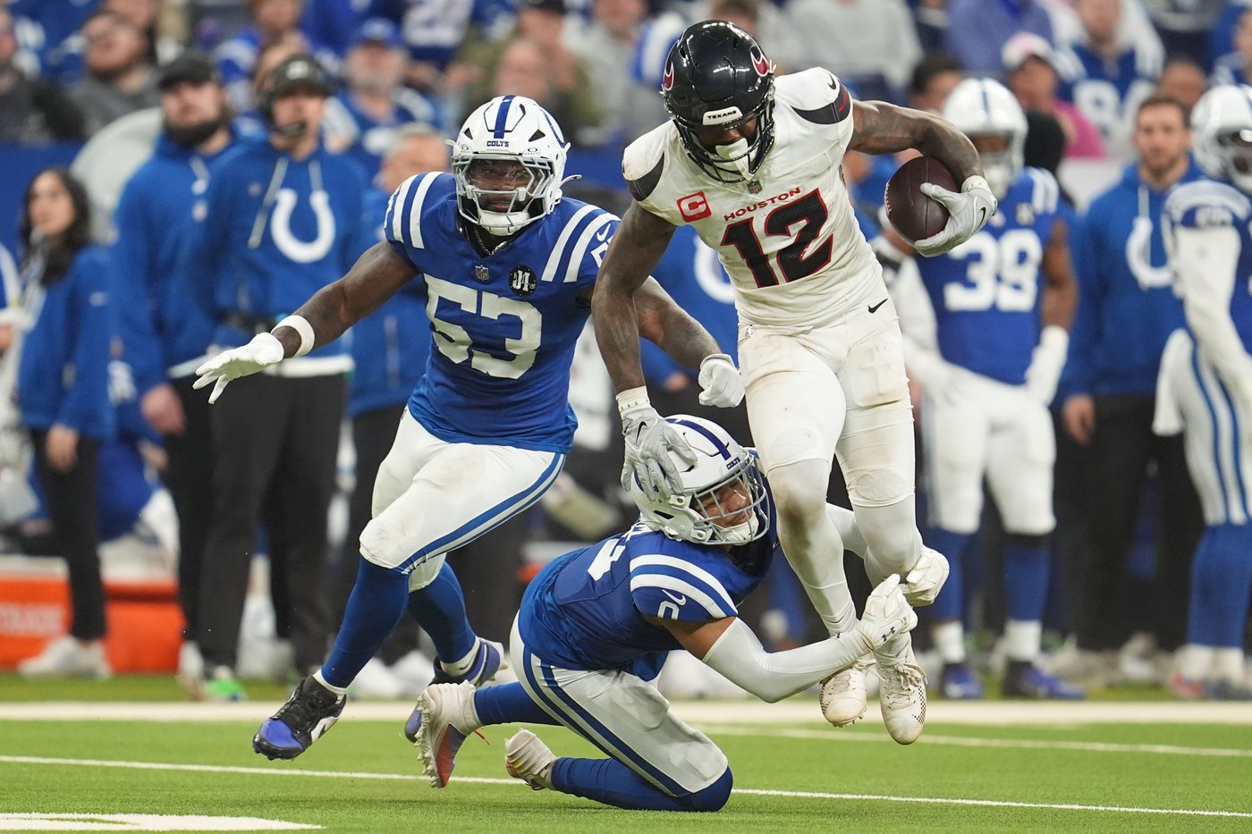 Fantasy plays: Players to start and sit for NFL Week 14 | iNFOnews.ca