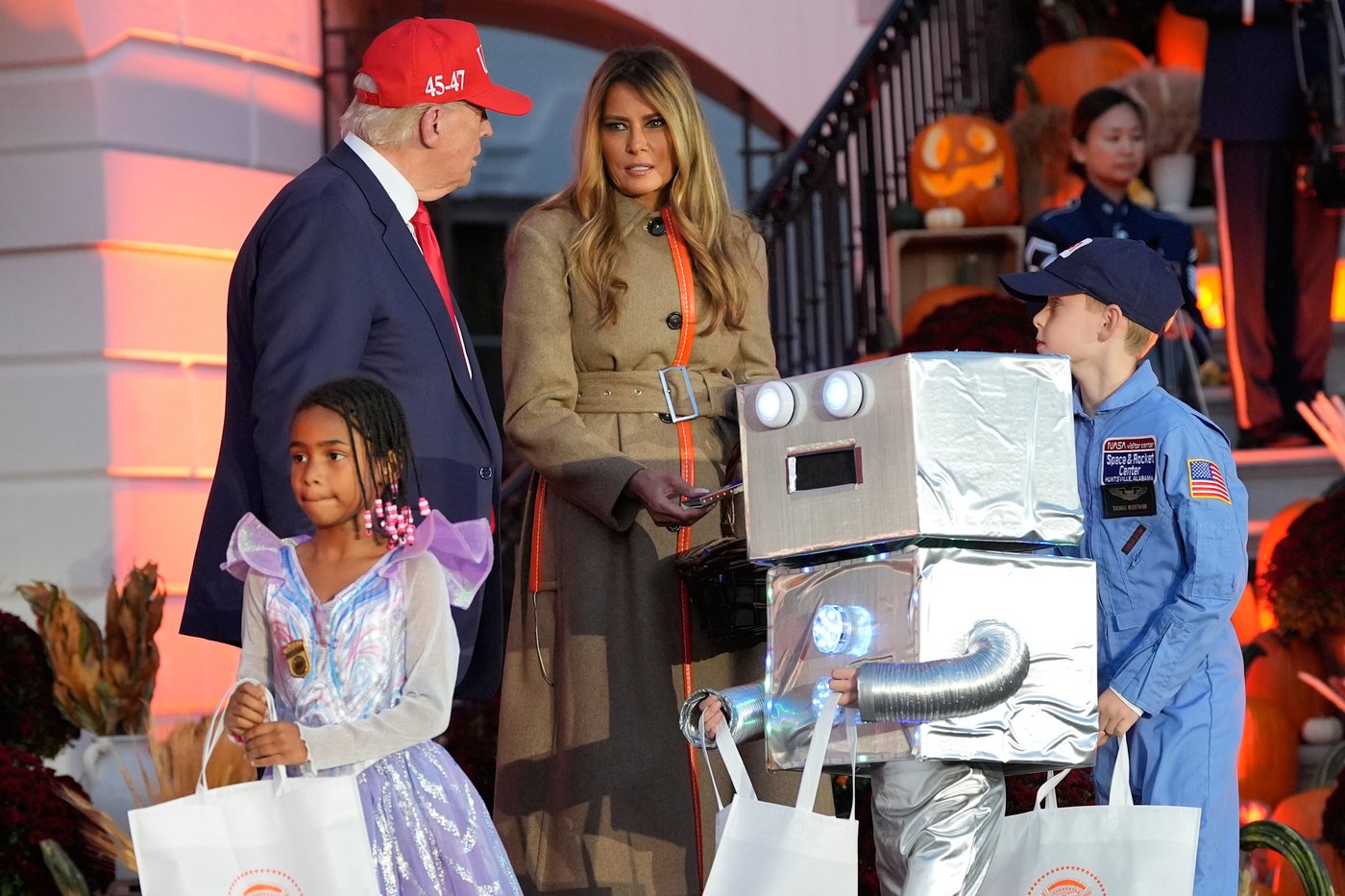 Trump hosts White House Halloween bash with superheroes and presidential lookalikes amid shutdown | iNFOnews.ca