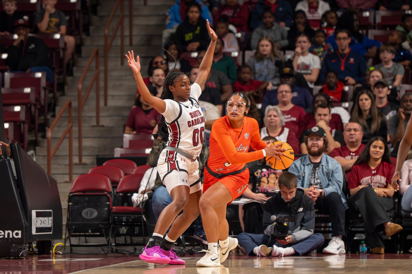 Edwards' 24 points lead No. 2 South Carolina to a 114-47 blowout of Bowling Green | iNFOnews.ca Edwards' 24 points lead No. 2 South Carolina to a 114-47 blowout of Bowling Green | iNFOnews.ca