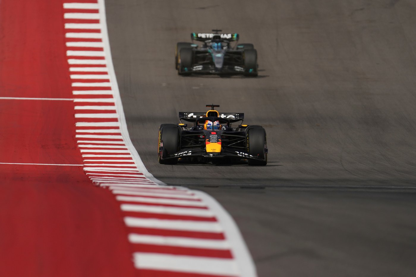 Verstappen earns easy US Grand Prix sprint win after McLaren title leaders crash out on 1st lap | iNFOnews.ca Verstappen earns easy US Grand Prix sprint win after McLaren title leaders crash out on 1st lap | iNFOnews.ca