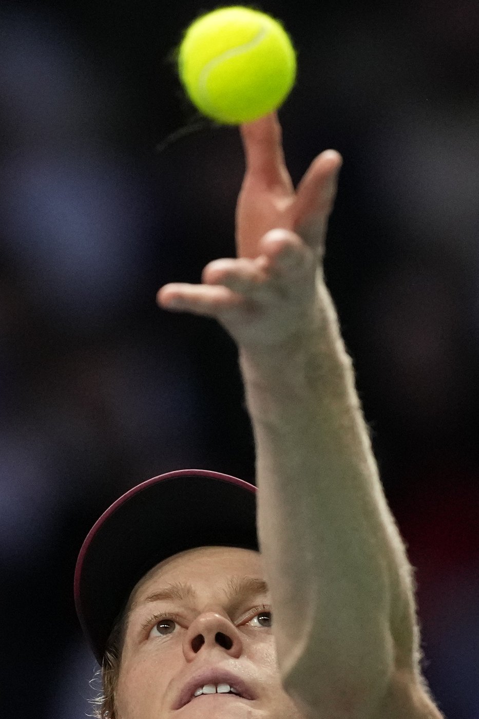 Sinner reaches Paris Masters quarterfinals and stays on course for No. 1 ranking, Zverev wins | iNFOnews.ca