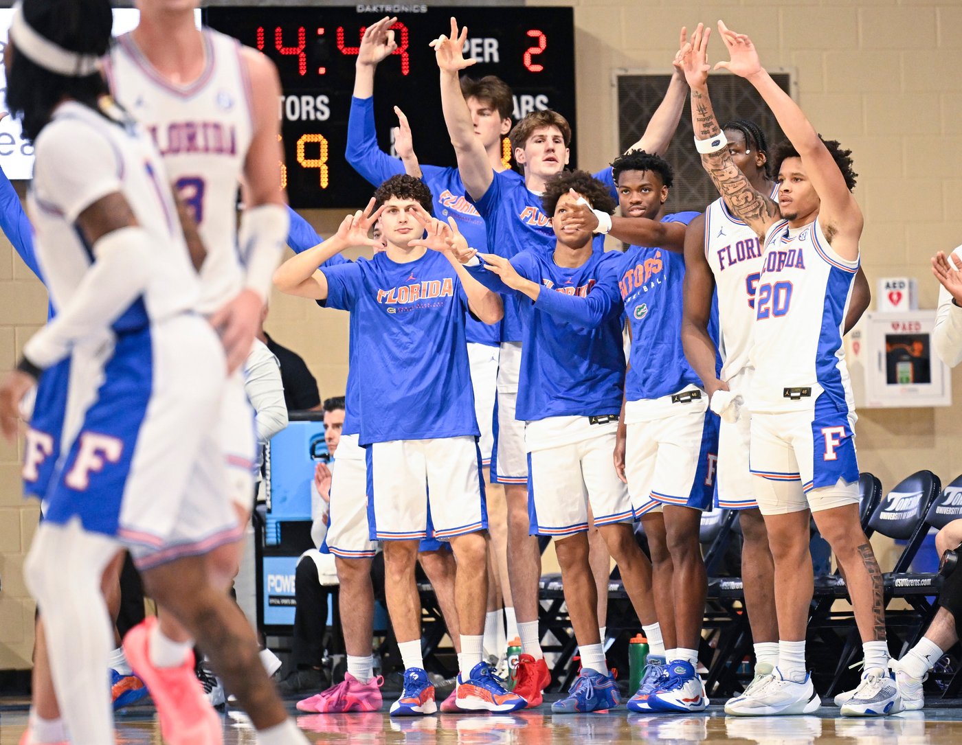 Xaivian Lee scores 20 and No. 10 Florida's frontcourt excels in 90-78 win over Providence | iNFOnews.ca
