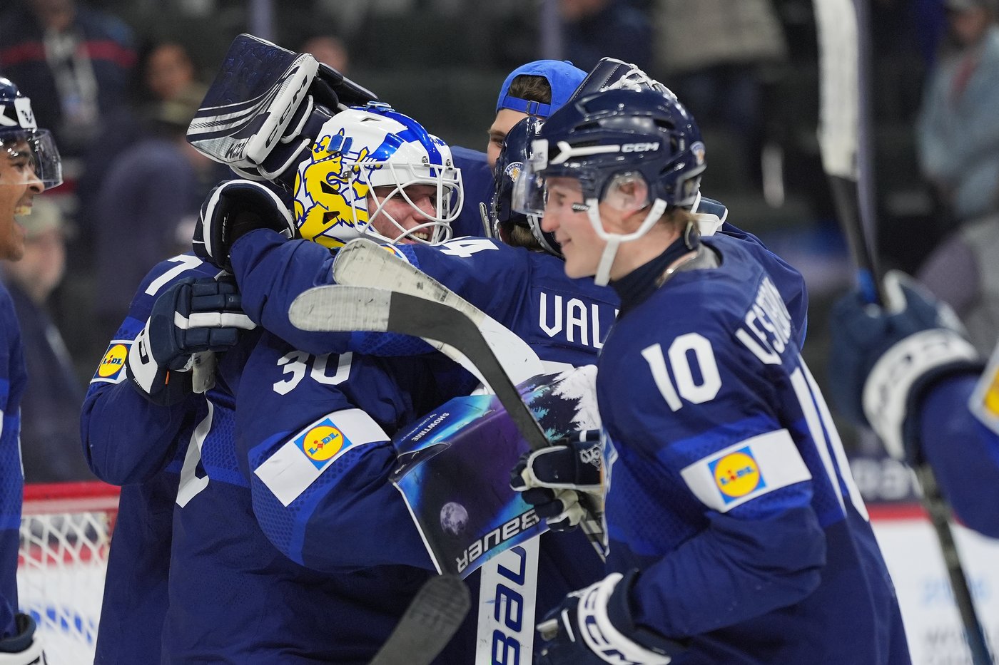 Finland stuns 2-time defending champ US 4-3 in OT in world junior quarterfinals | iNFOnews.ca