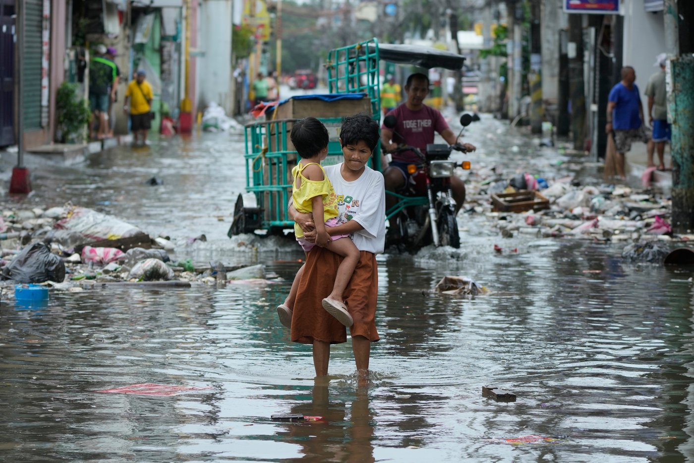 Typhoon Fung-wong leaves damage in the Philippines, in photos | iNFOnews.ca