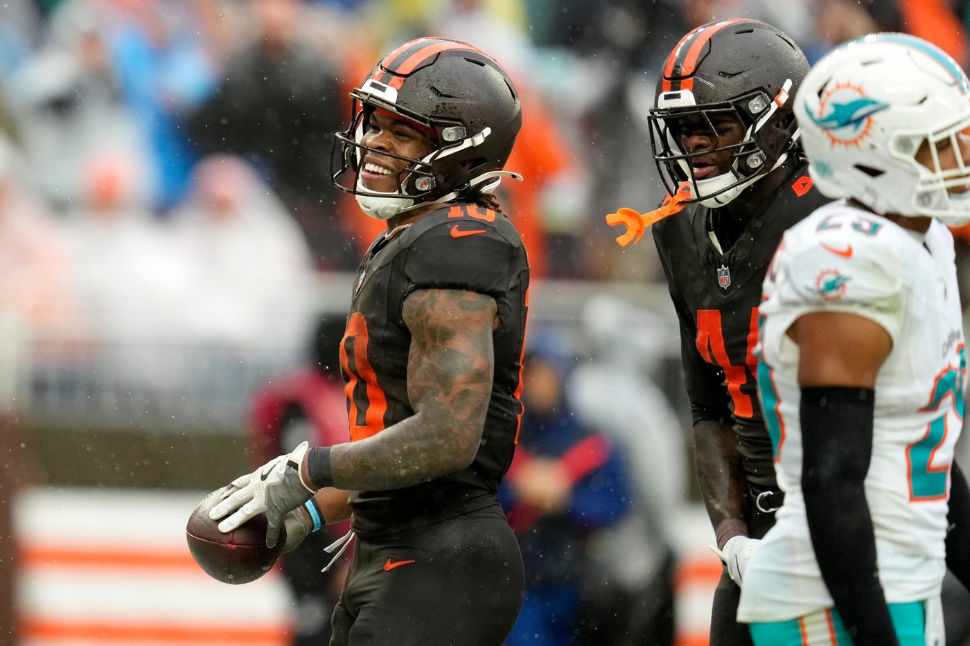 Myles Garrett and Browns savor dominant win over Dolphins, but know more work is needed | iNFOnews.ca Myles Garrett and Browns savor dominant win over Dolphins, but know more work is needed | iNFOnews.ca