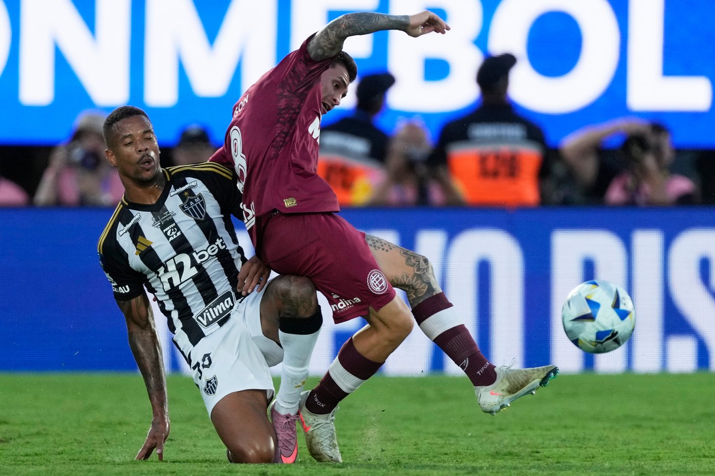 Argentine club Lanus wins Copa Sudamericana after three penalty saves by Losada | iNFOnews.ca
