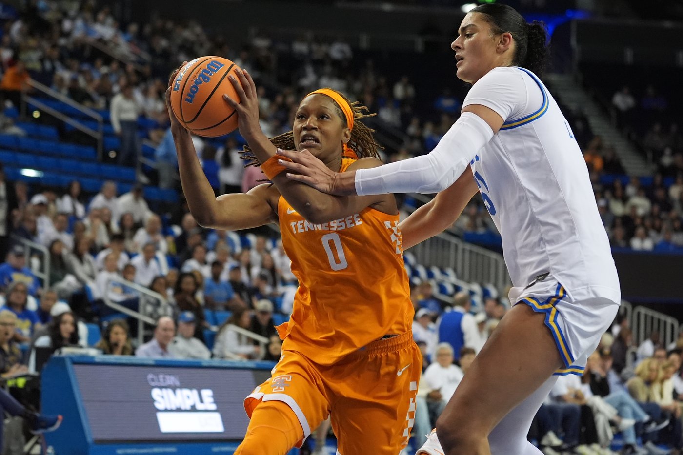 Gabriela Jaquez's 29 points lead No. 3 UCLA to a 99-77 win over No. 14 Tennessee | iNFOnews.ca