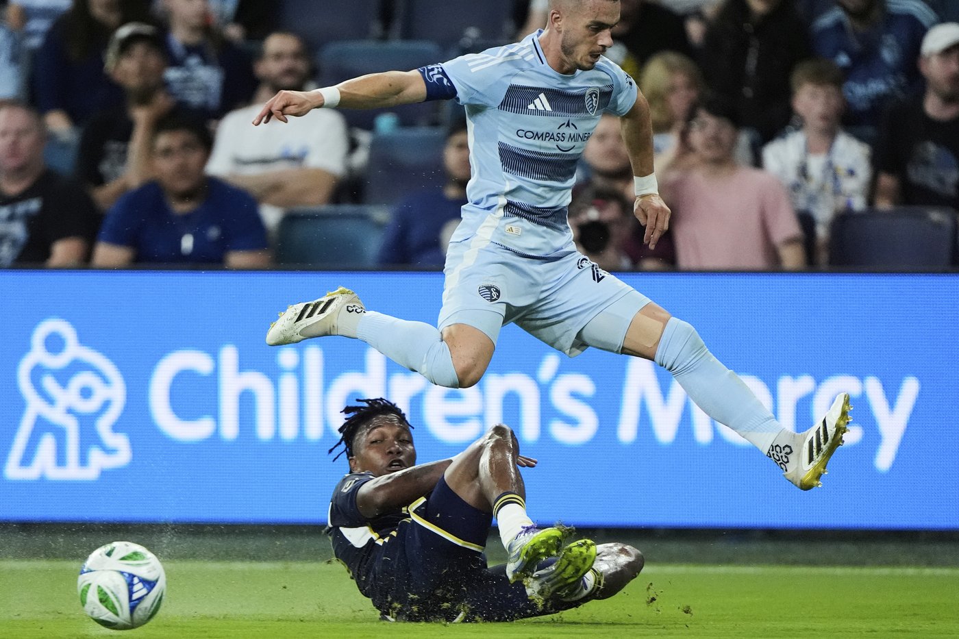 Trio leads Whitecaps to 2-0 victory over Sporting KC | iNFOnews.ca