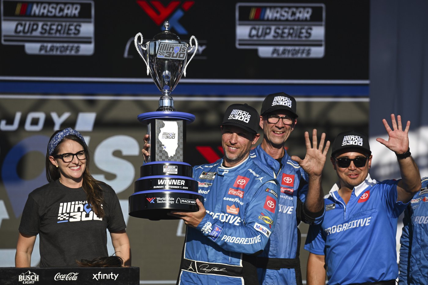 Denny Hamlin advances in NASCAR playoffs at Gateway with 200th Cup win for Toyota | iNFOnews.ca Denny Hamlin advances in NASCAR playoffs at Gateway with 200th Cup win for Toyota | iNFOnews.ca